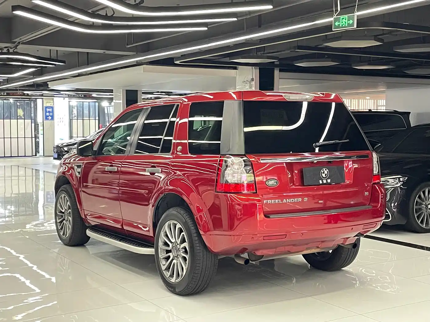Land Rover Freelander 2 2011 3.2L China Red Limited Edition фото 6