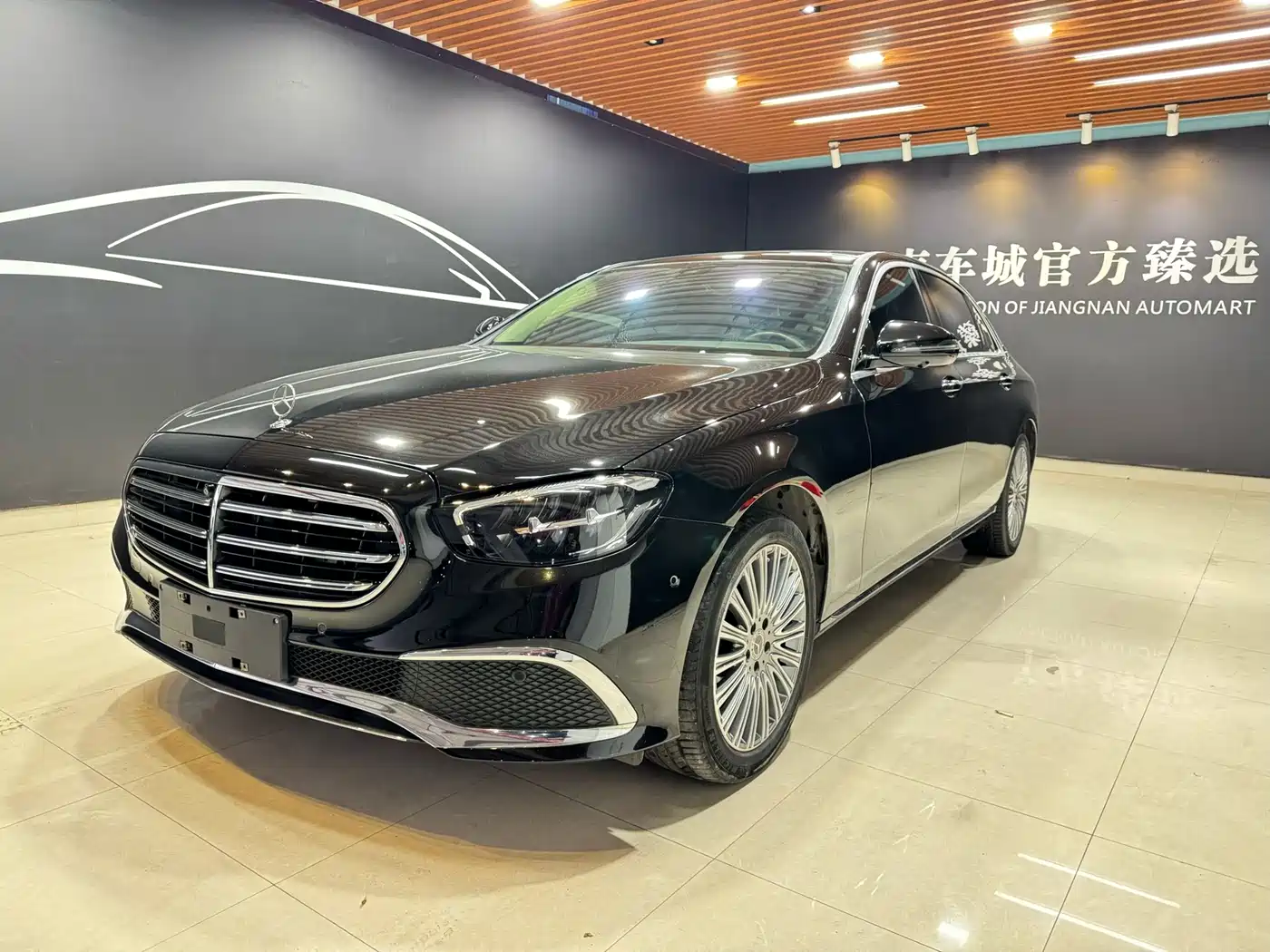 Mercedes-Benz E-Class 2023 E 300 L Fashion
