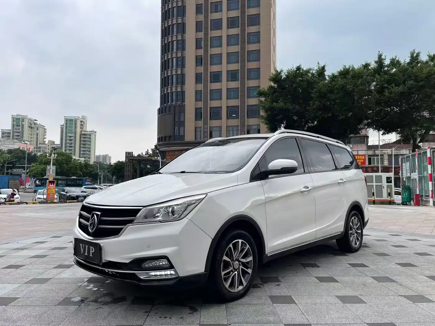 Baojun 730 2020 2019 1.5T CVT Flagship Edition 7-Seater China VI