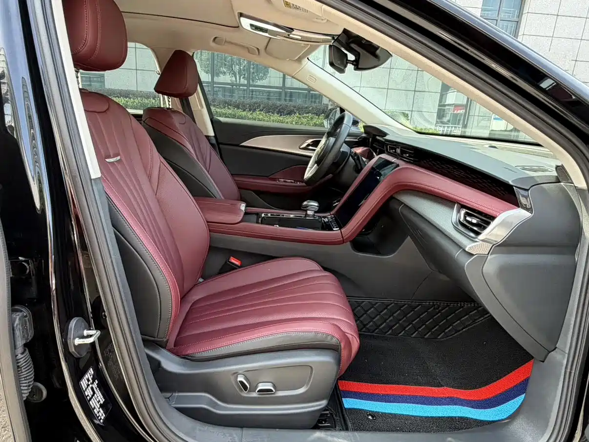 Hongqi H5 2024 2.0T Automatic Smart Connect Flag Smooth Edition фото 12
