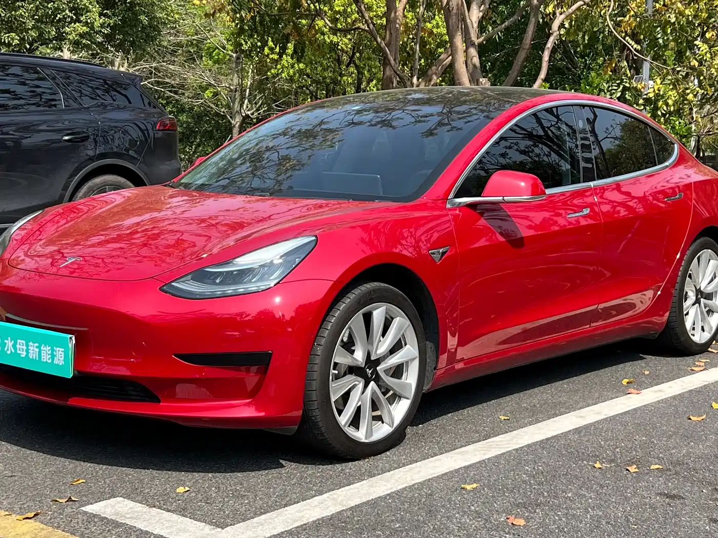 TESLA MODEL 3