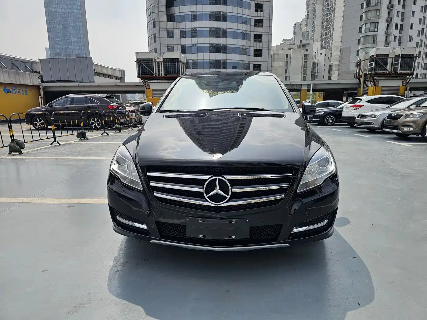 Mercedes-Benz R-Class 2017 R 320 4MATIC Business Collector's Edition фото 2