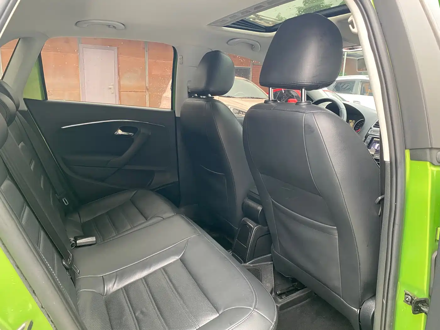 Volkswagen Polo 2013 1.6L Automatic Comfort Edition фото 11