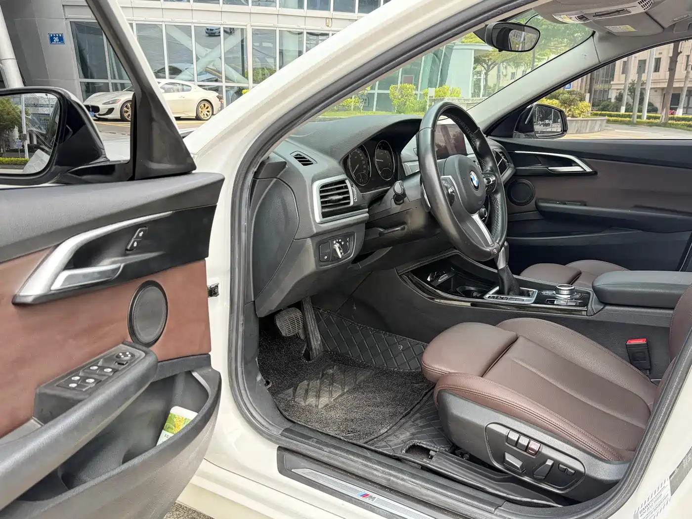 BMW 1 Series 2019 120i Leading M Sport Package фото 9