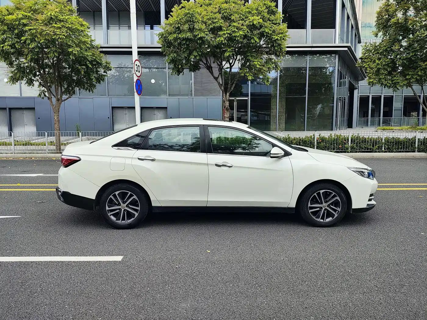 Venucia D60 2020 2019 100K Glory 1.6L XL CVT Chen Ku Edition China V