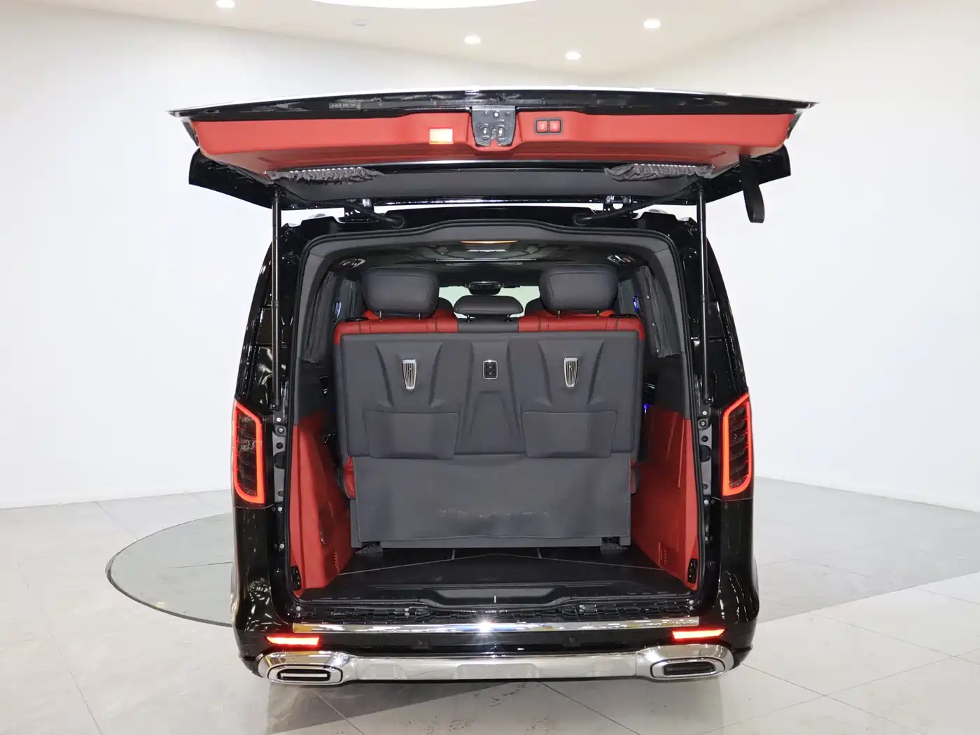 Mercedes-Benz Vito 2023 2.0T Elite 7-Seater фото 13