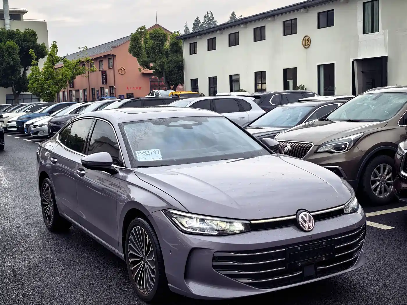 Volkswagen Passat 2025 Model Pro 380TSI Starlight Dragon Premium Edition