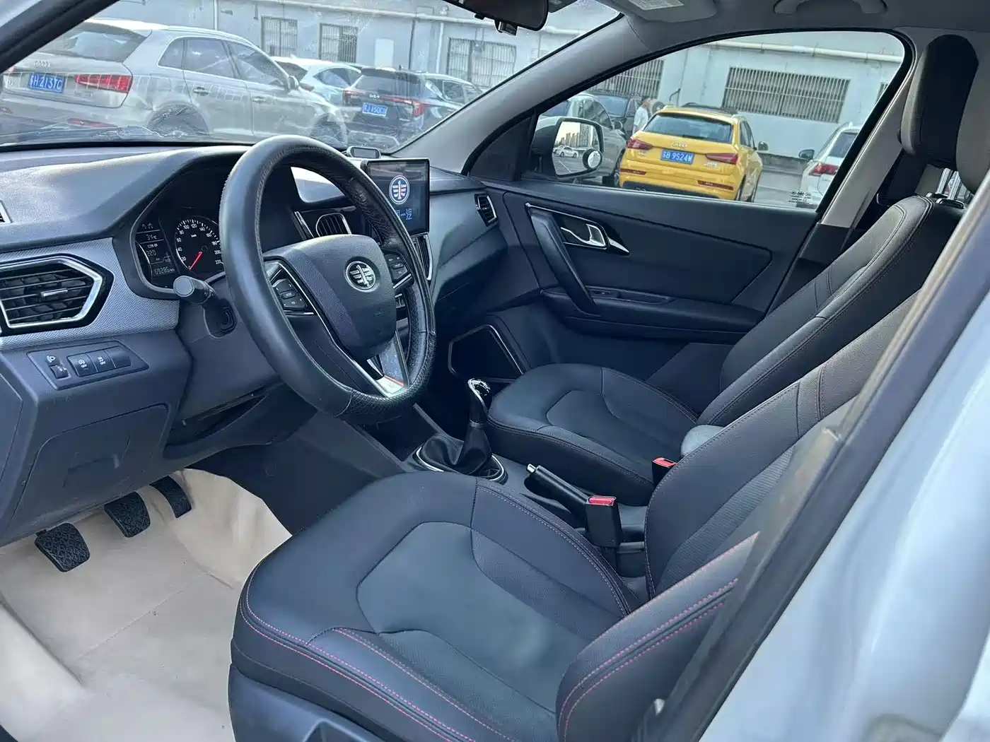 FAW Senya R7 2016 2016 1.6L Manual Luxury