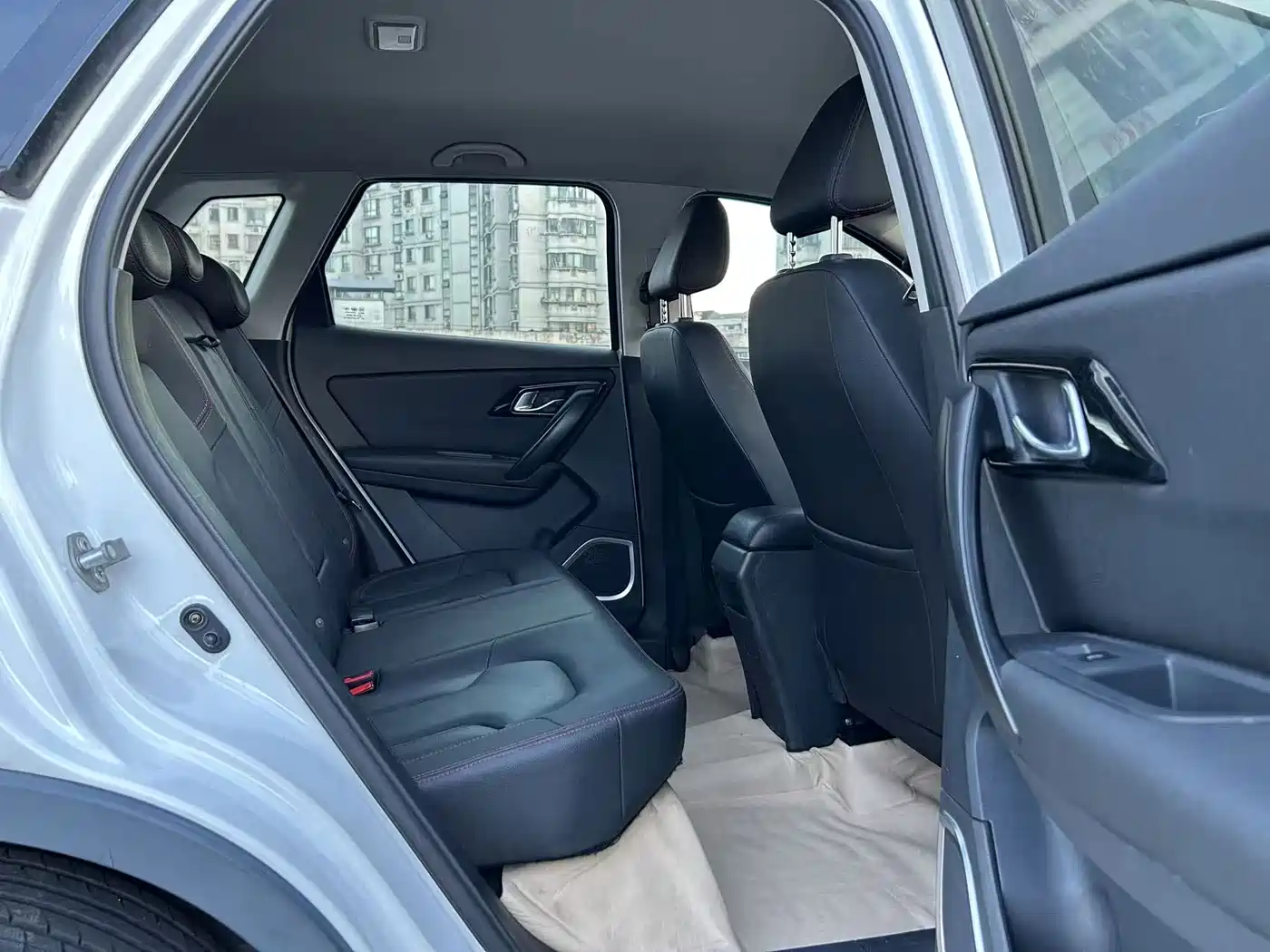 FAW Senya R7 2016 2016 1.6L Manual Luxury