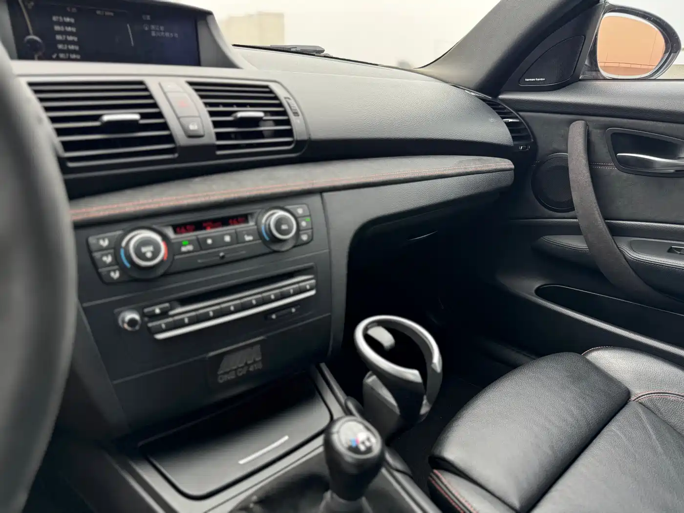 BMW 1 Series M 2011 1M Coupe фото 14