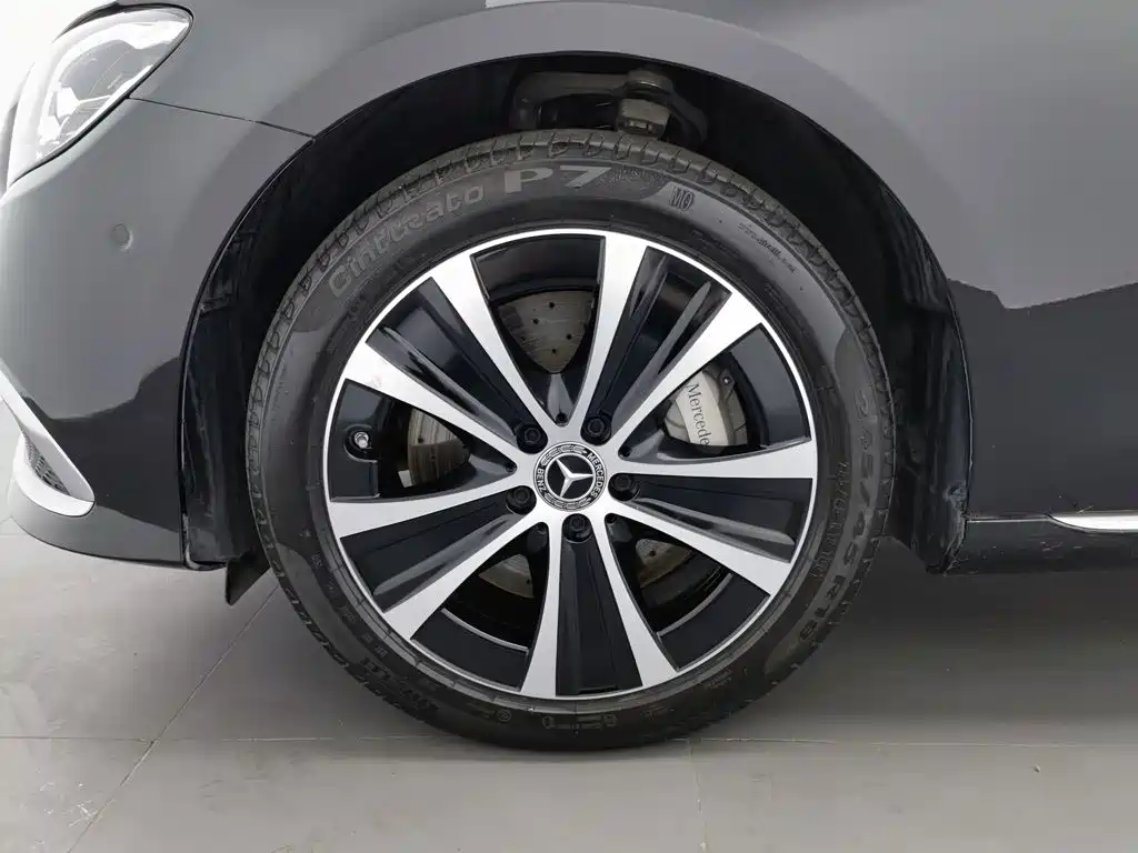 Mercedes-Benz E-Class, миниатюра 17