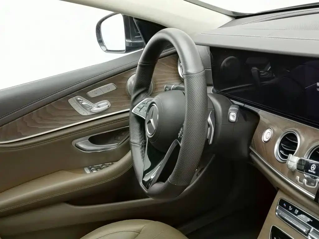 Mercedes-Benz E-Class, миниатюра 22