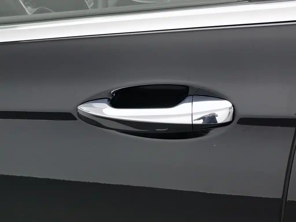 Mercedes-Benz E-Class, миниатюра 18