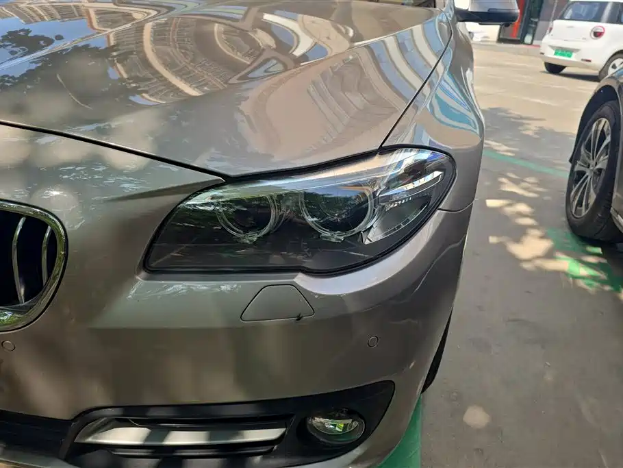 BMW 5 Series 2014 525Li Leading фото 5