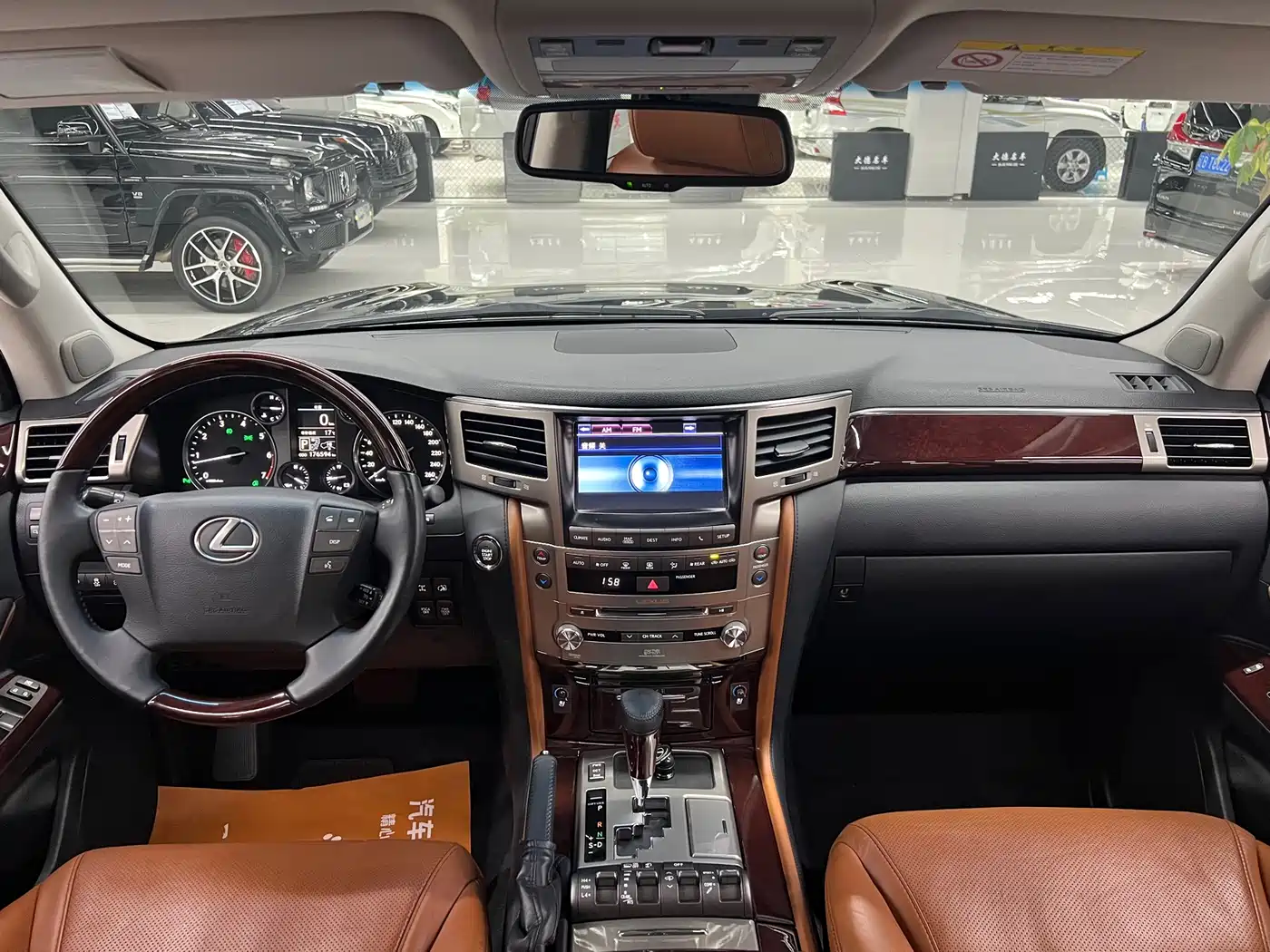 Lexus LX 2013 570 фото 13