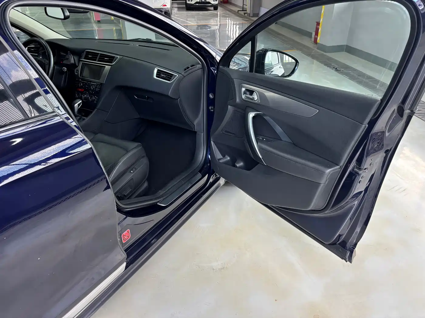 DS 5LS 2015 2014 1.6T Luxury THP160