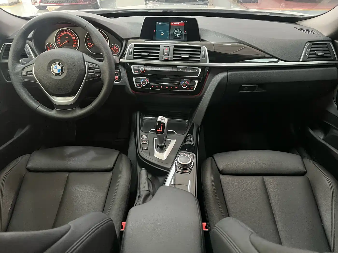 BMW 3 Series GT 2019 320i Fashion Model фото 15