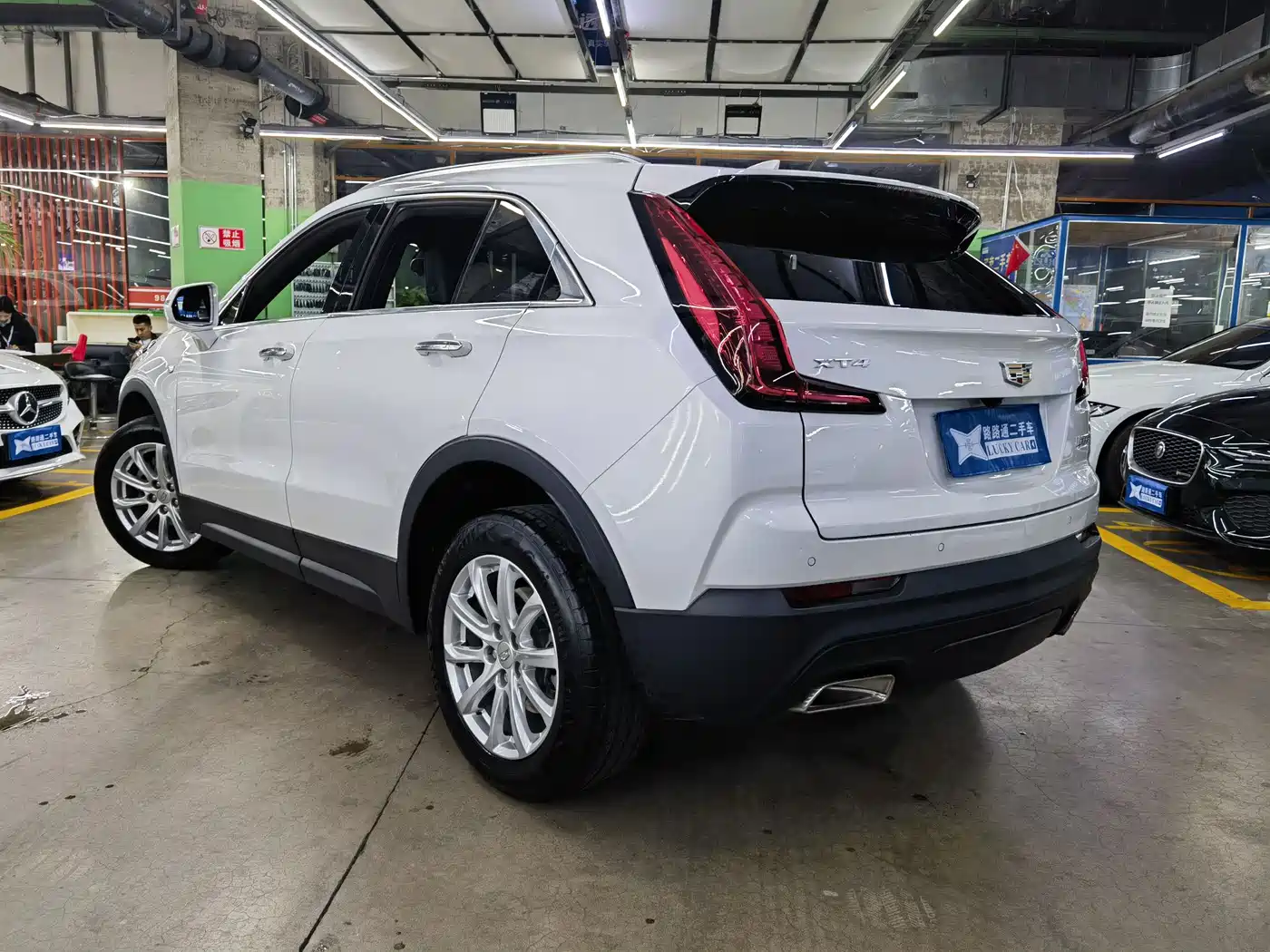 CADILLAC XT4