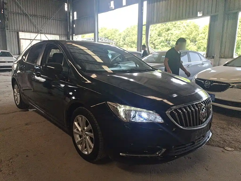 Photo 4 - Buick Verano