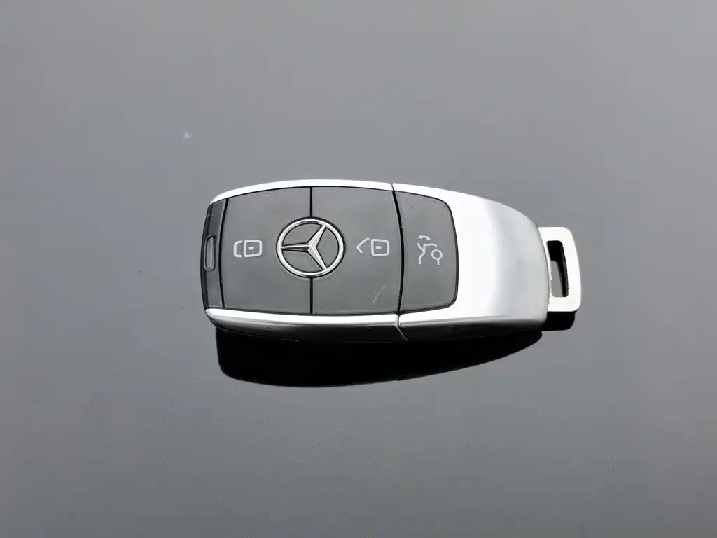Mercedes-Benz E-Class, миниатюра 19