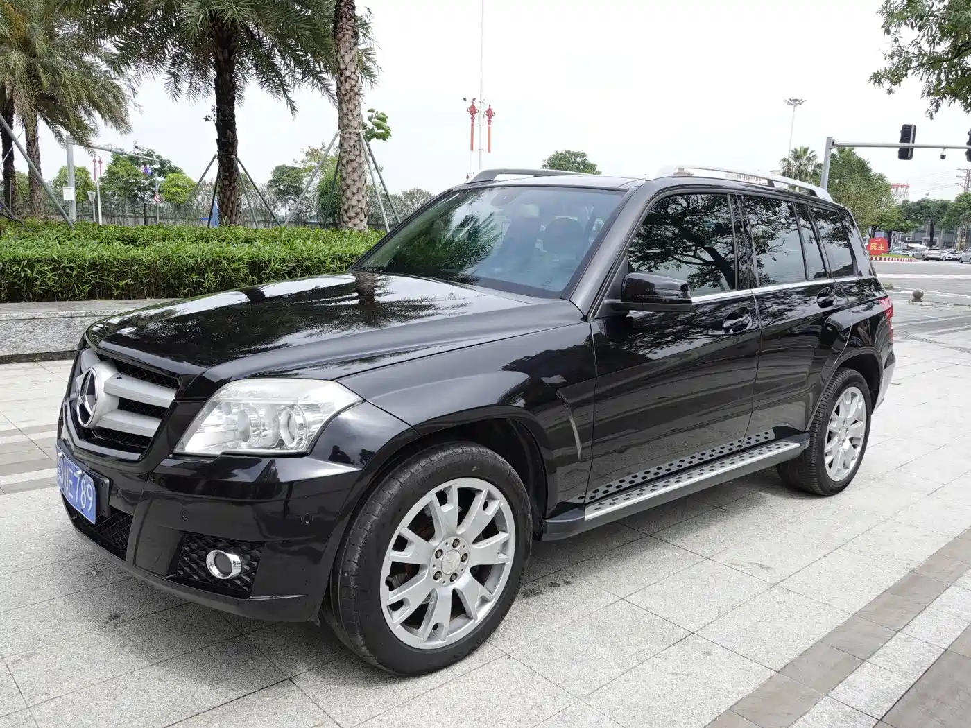 Mercedes-Benz GLK-Class (Import) 2011 GLK 300 4MATIC Luxury