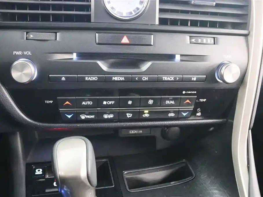 Lexus RX 2020 Facelift 300 2WD Comfort Edition фото 9