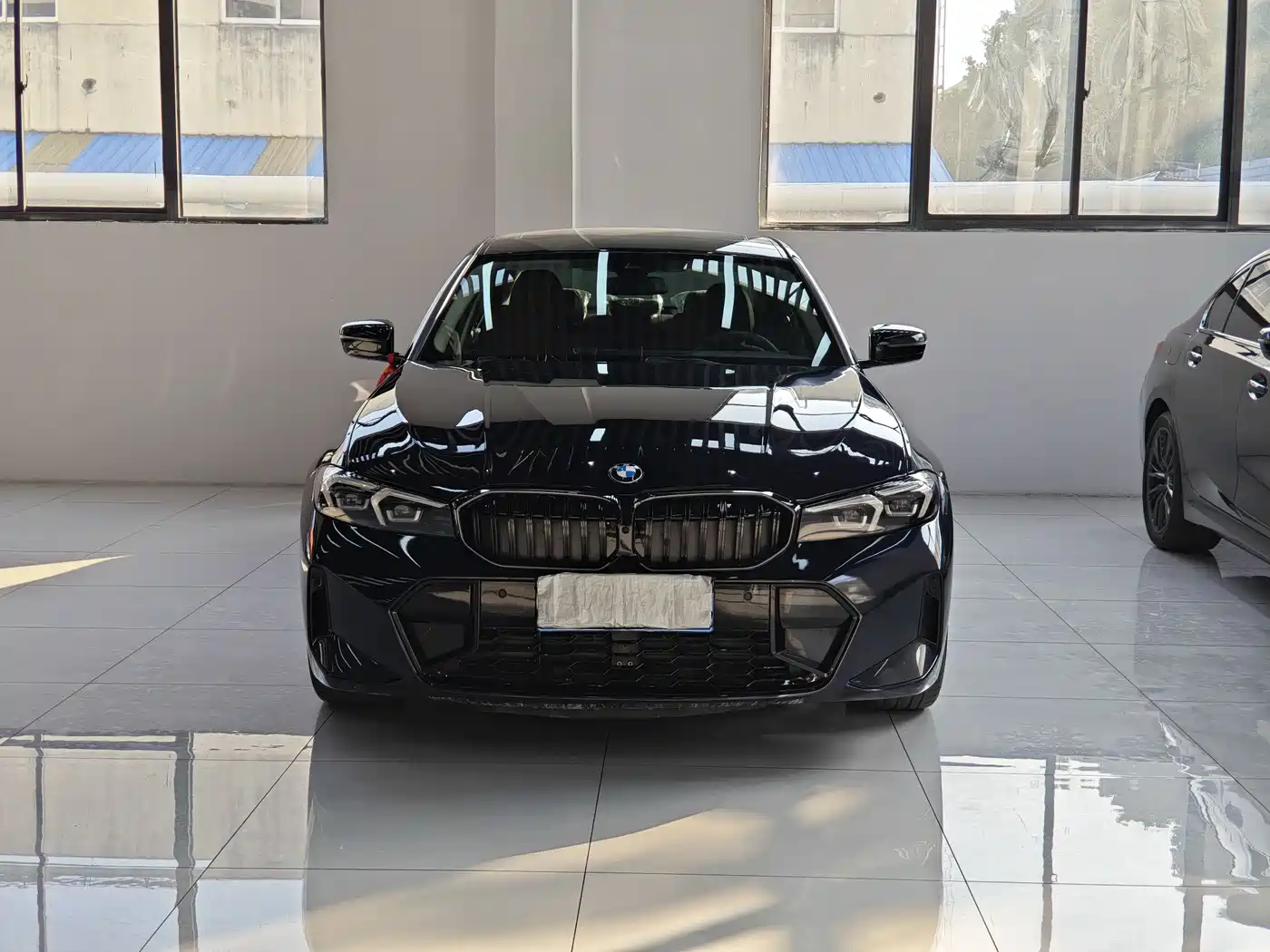 BMW 3 Series 2024 325Li M Sport Shadowline Package фото 2