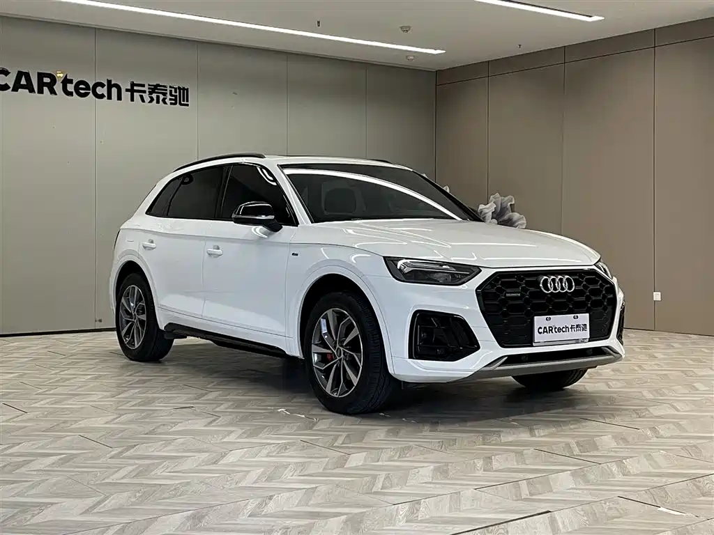 Audi Q5L 2024 Model 40 TFSI Luxury Dynamic фото 2