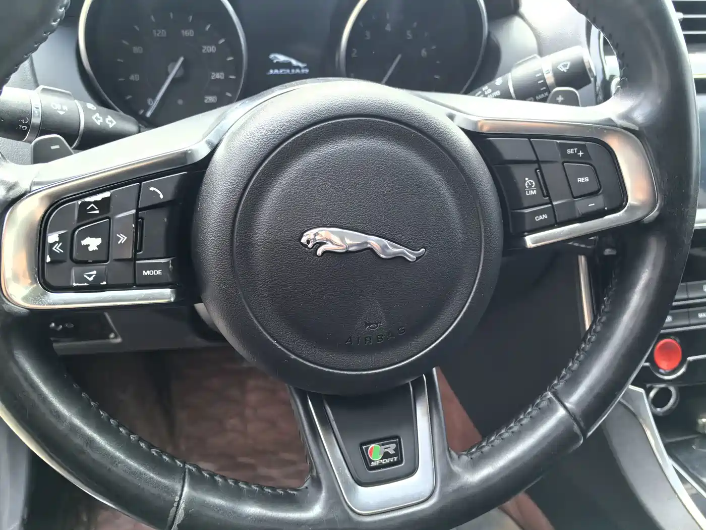 Jaguar XE 2016 2015 2.0T 200PS R-Sport