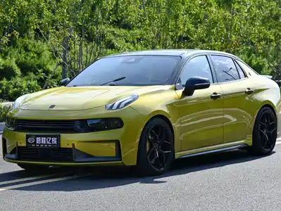 Lynk & Co 03