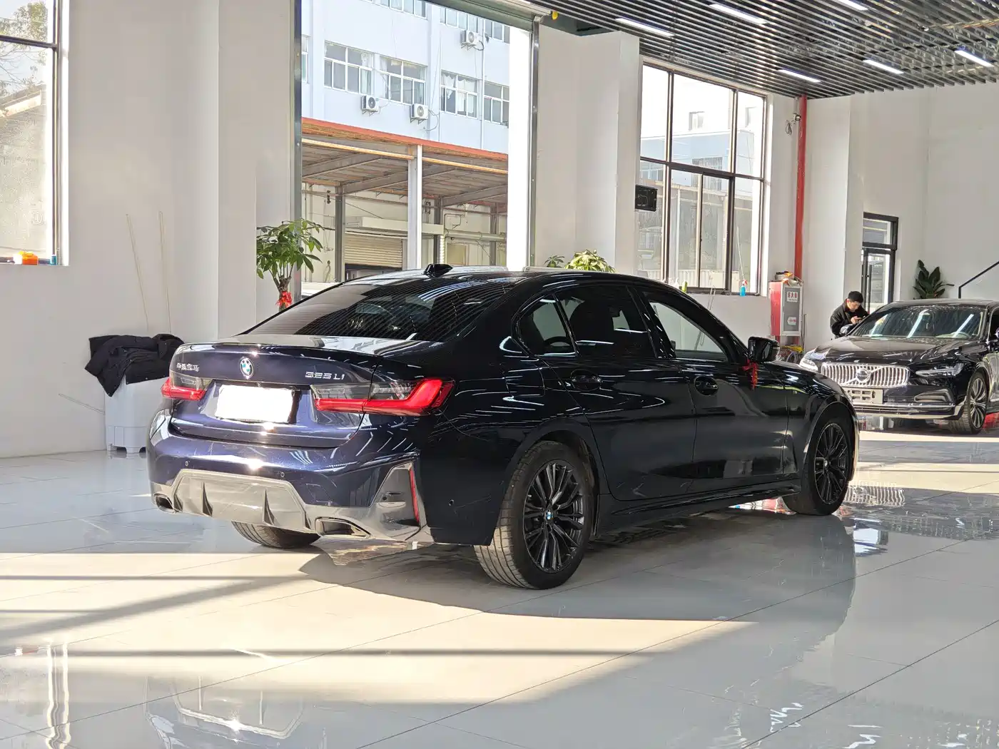 BMW 3 Series 2024 325Li M Sport Shadowline Package фото 10