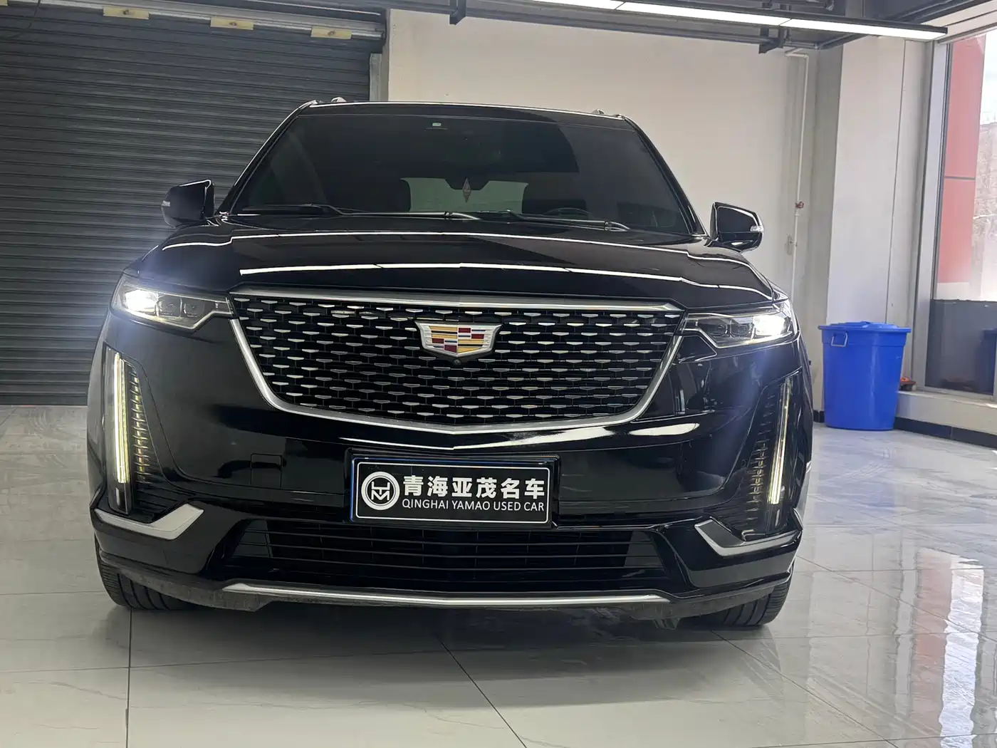CADILLAC XT6