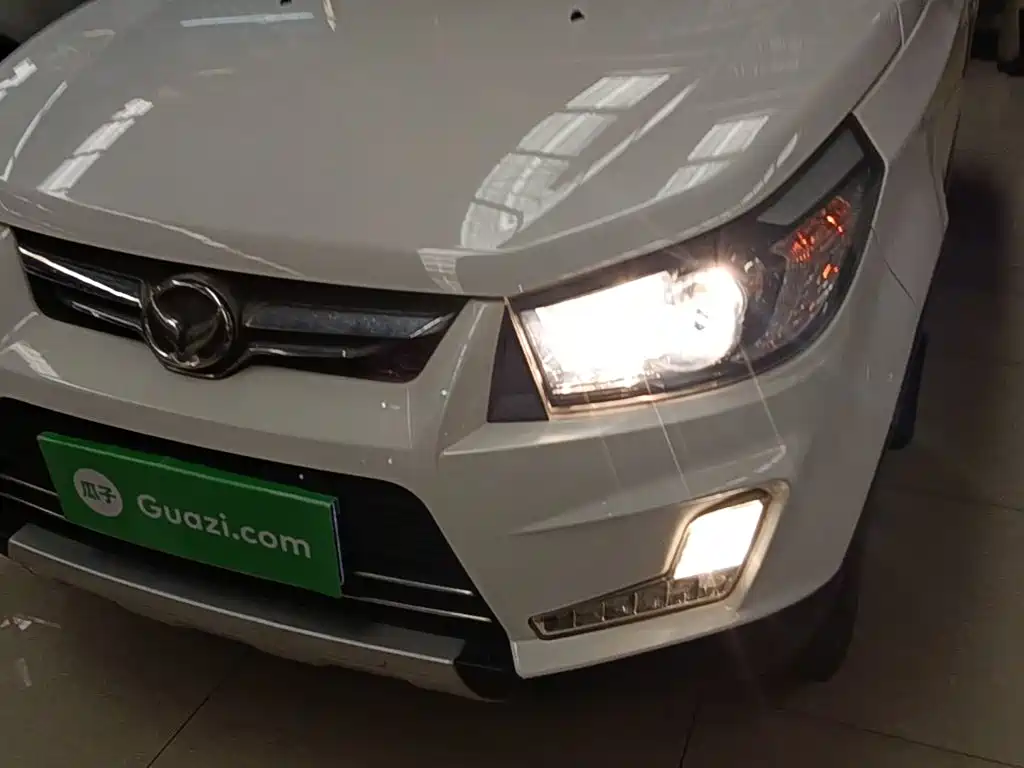 BAIC Huansu S3 2015 2014 1.5L Luxury (China IV)