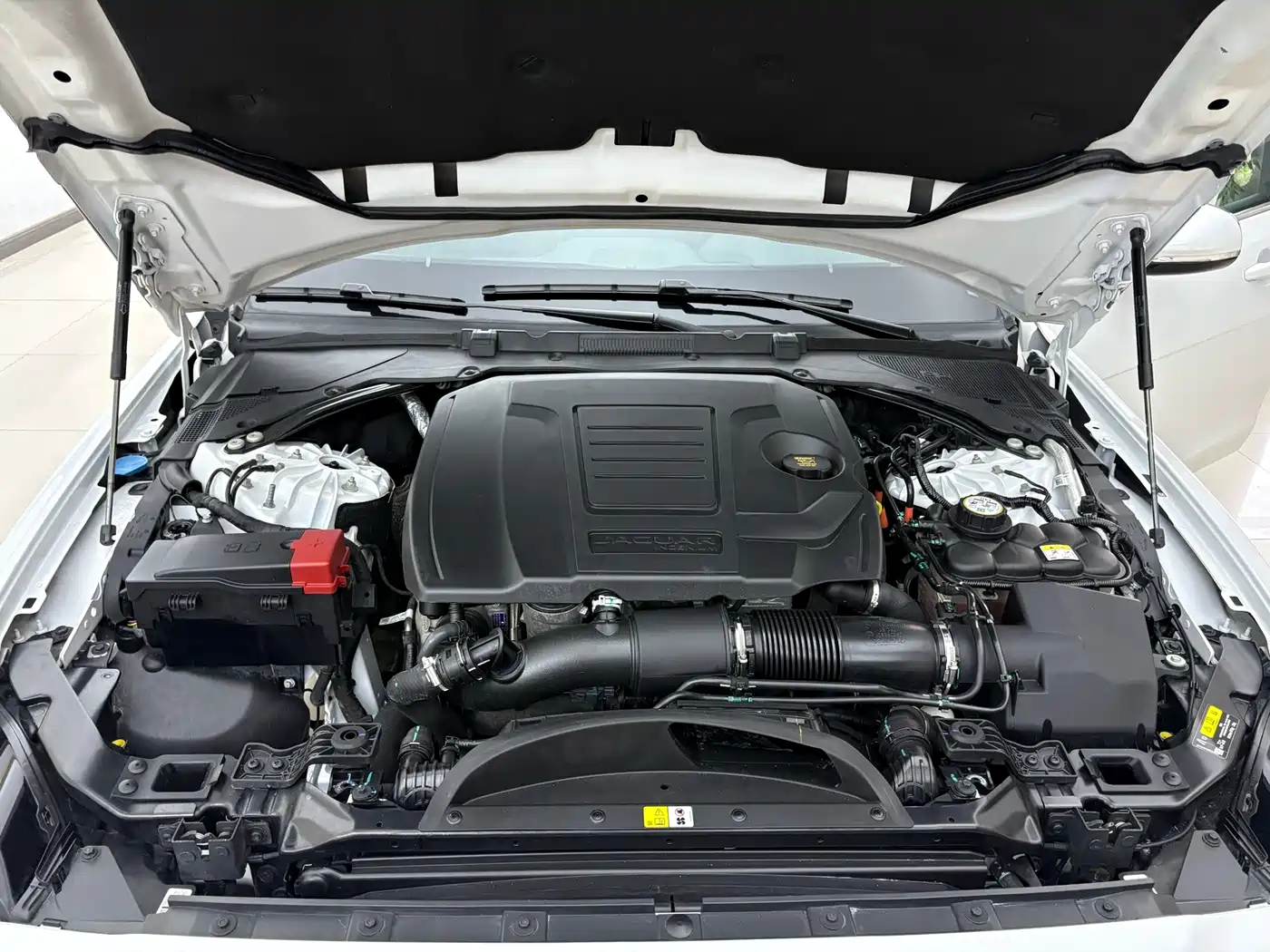 Jaguar XEL, миниатюра 15