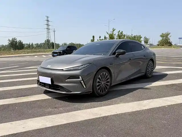 geely-galaxy galaxy-sparkle-8