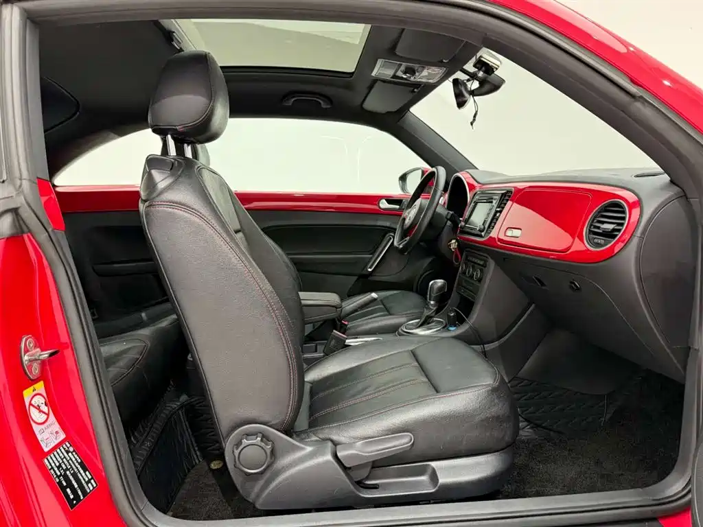 Volkswagen Beetle 2015 180TSI фото 19