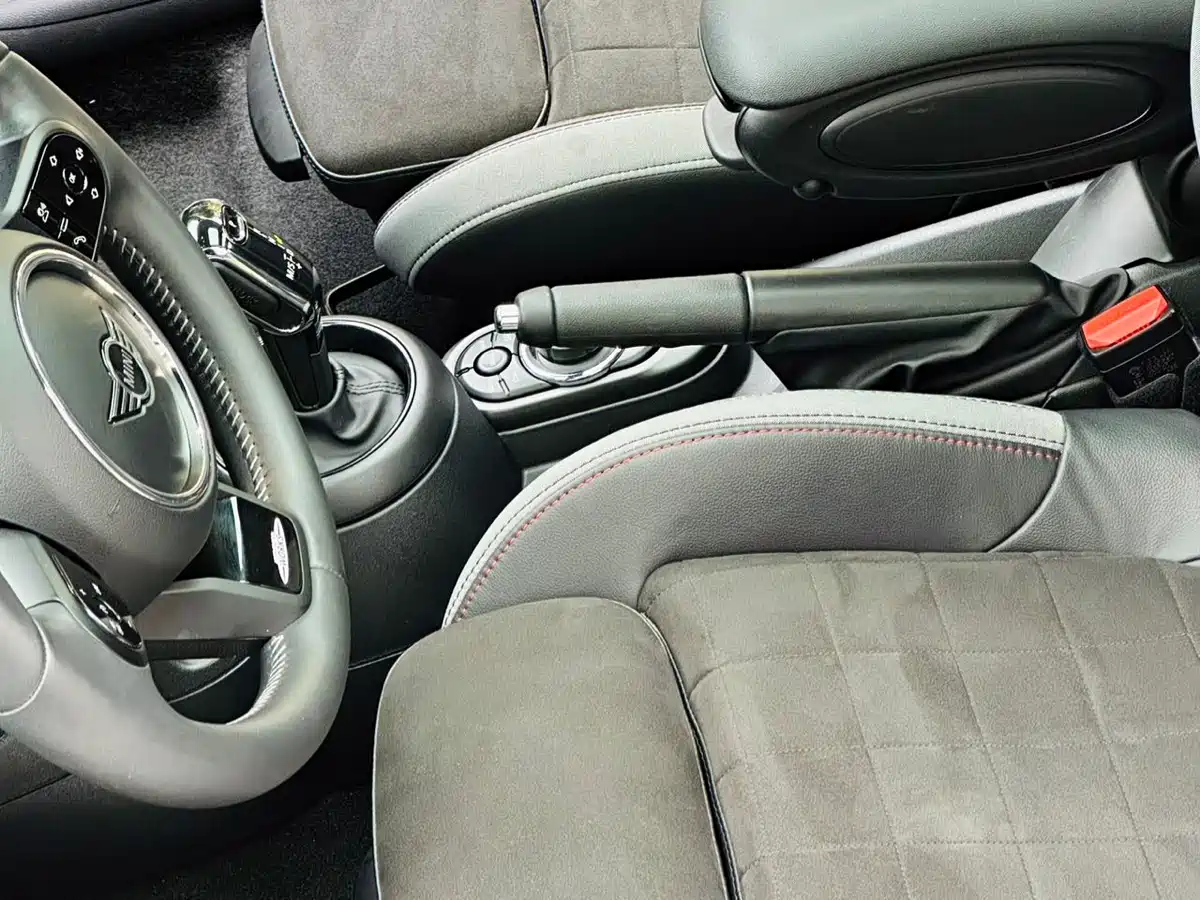 MINI JCW