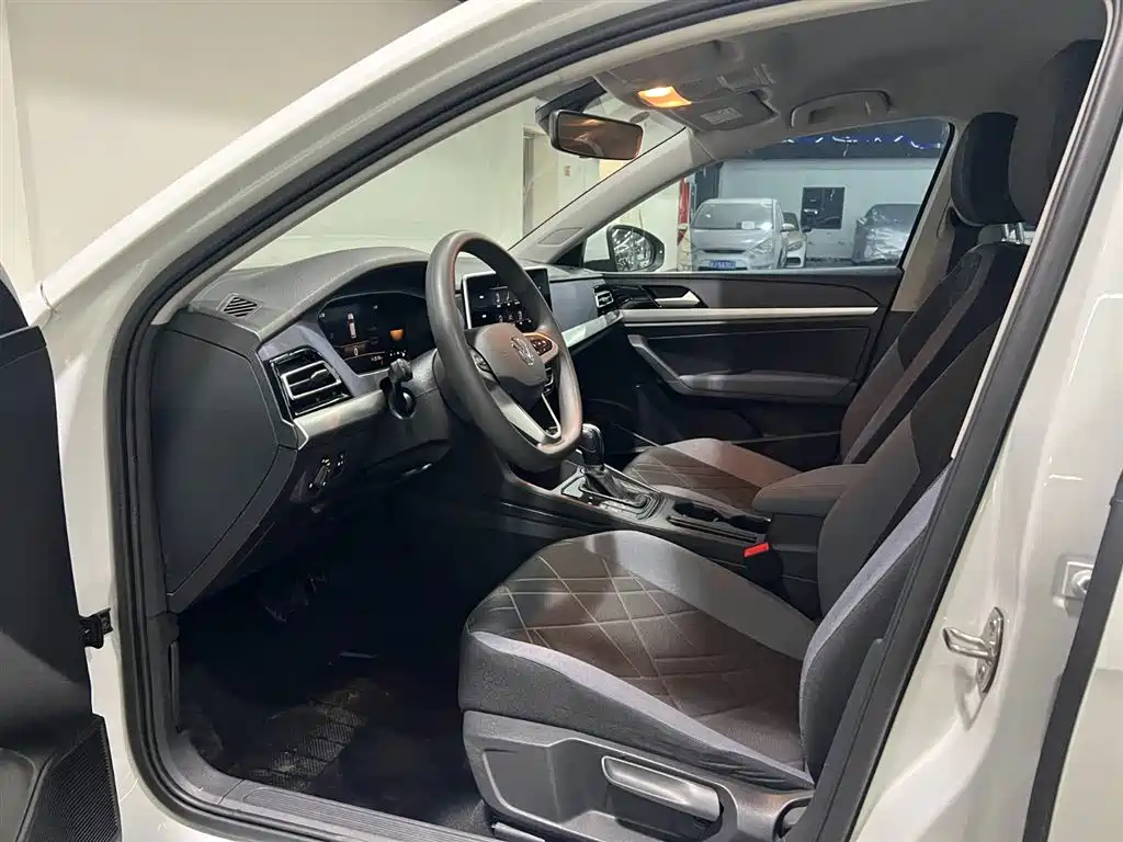 Volkswagen Lavida 2023 1.5L Auto Delight Edition фото 8