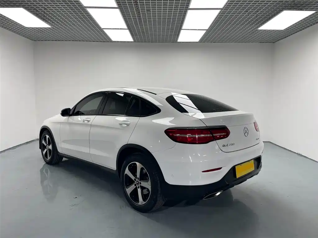 Mercedes-Benz GLC Coupe 2017 GLC 200 4MATIC Coupe SUV фото 8