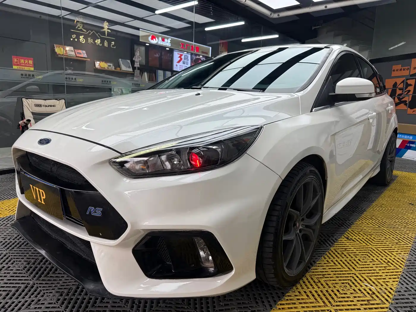 Фото 1 - Ford Focus