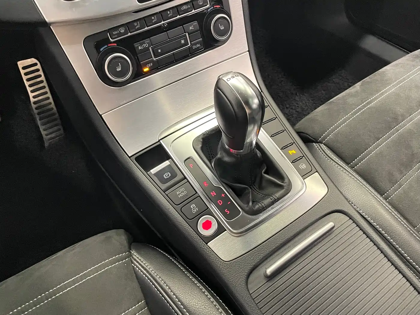 Volkswagen FAW-Volkswagen CC 2012 Model 2.0TSI Luxury фото 24