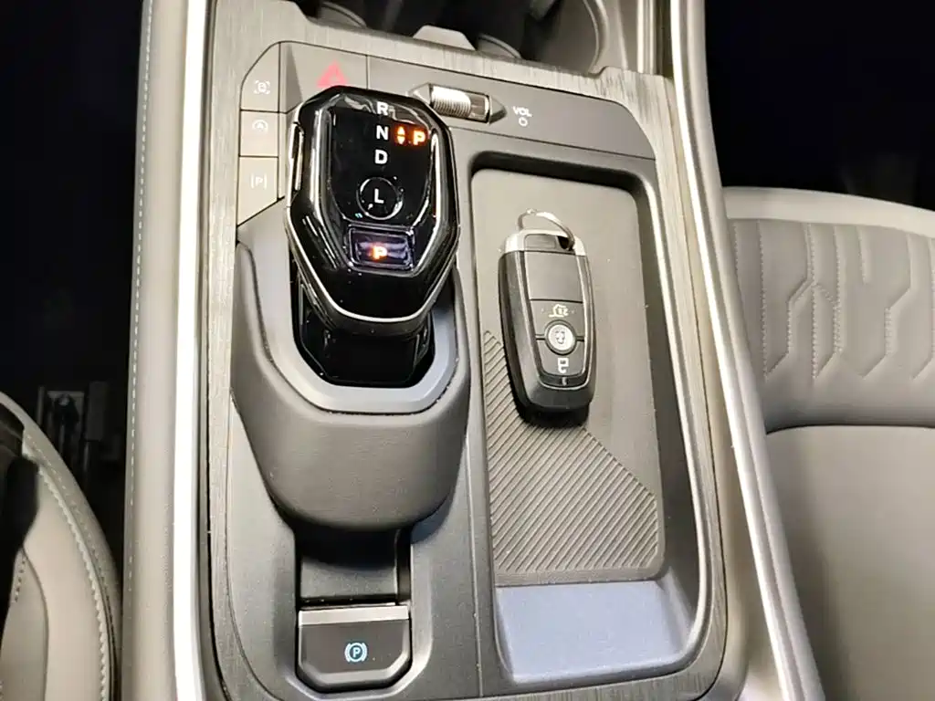 Photo 14 - Ford Edge