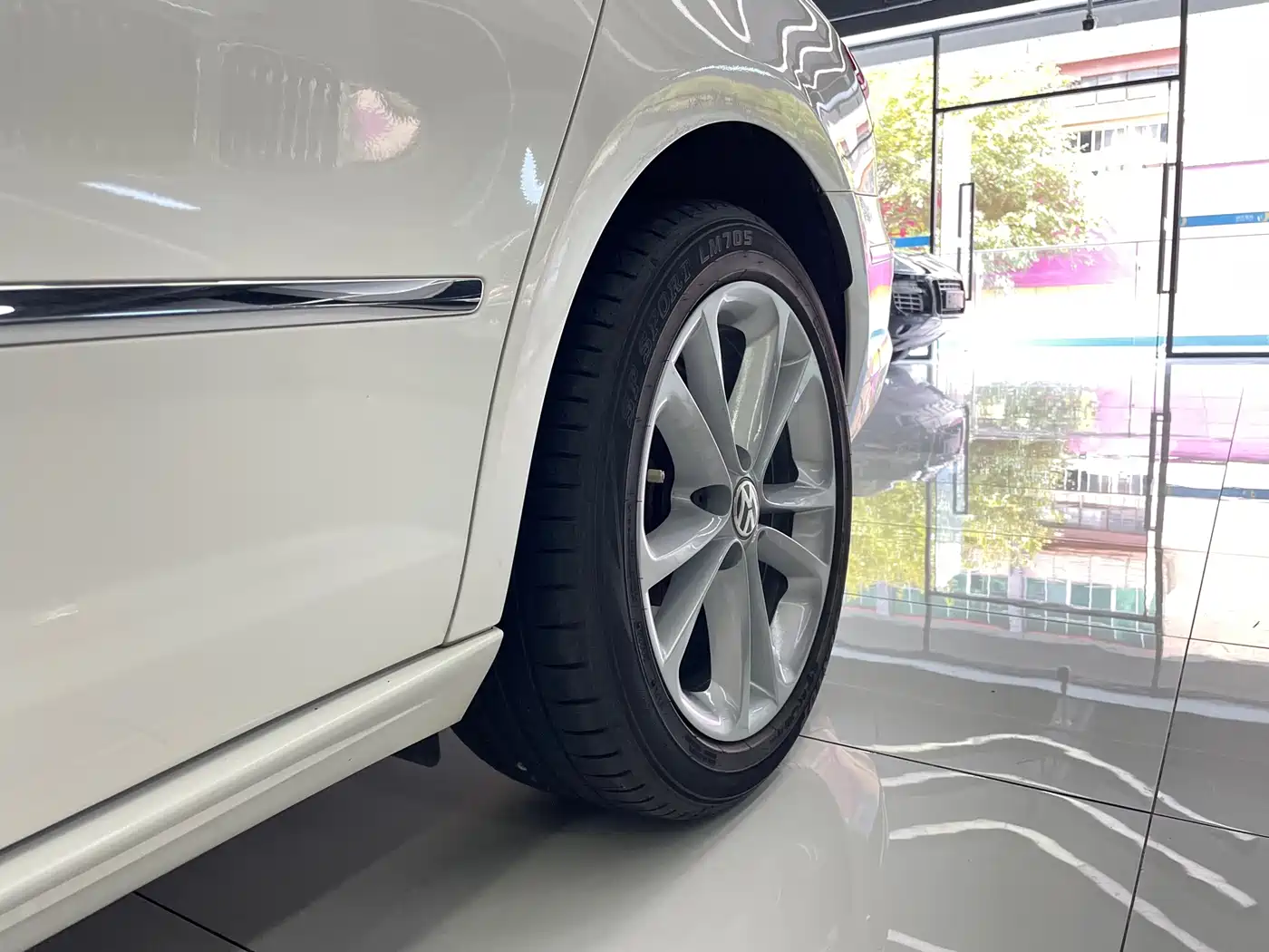 Volkswagen FAW-Volkswagen CC 2012 Model 2.0TSI Luxury фото 41