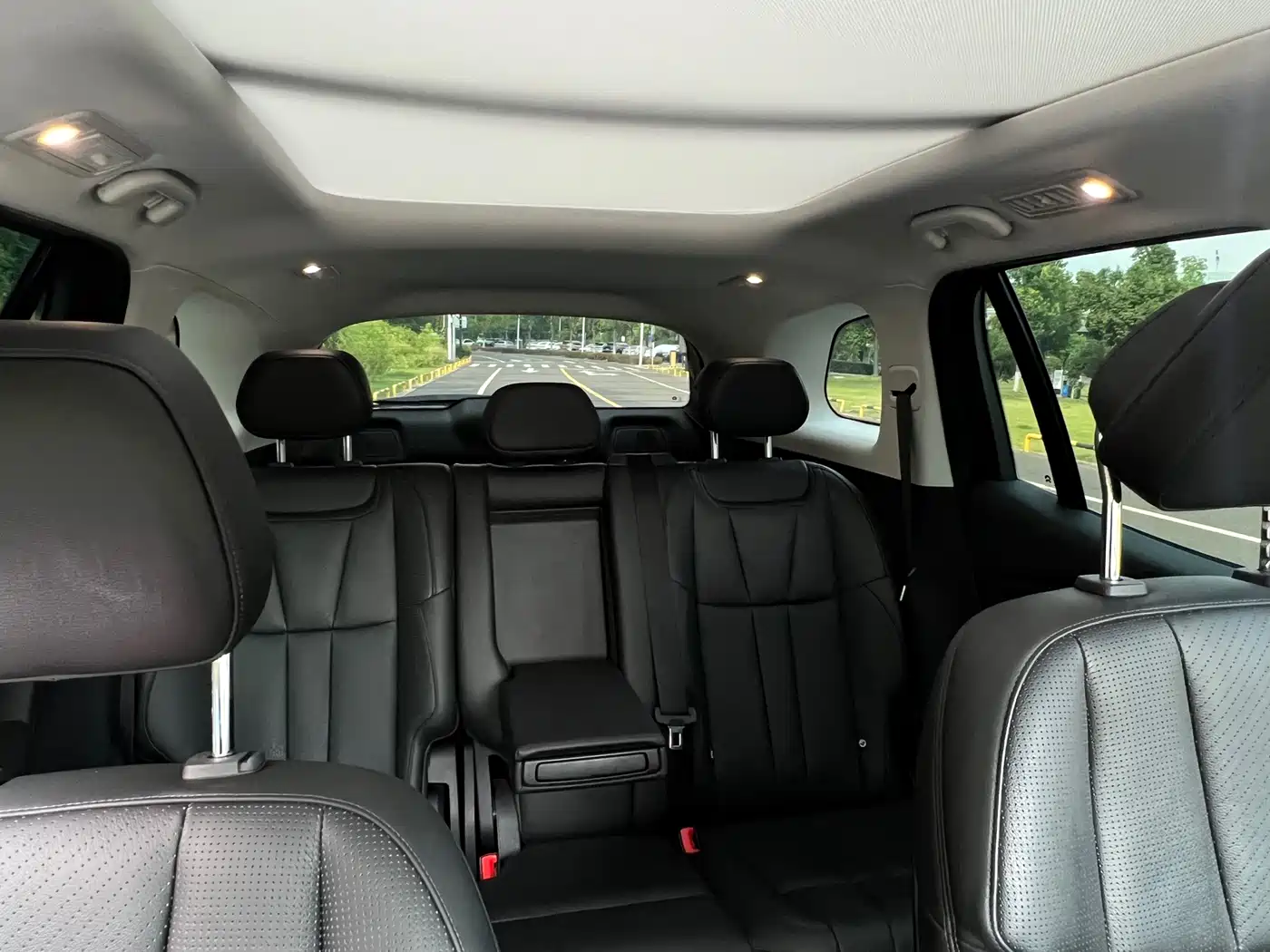 NIO ES8 2018 2018 355KM Base Model 7-Seater Version
