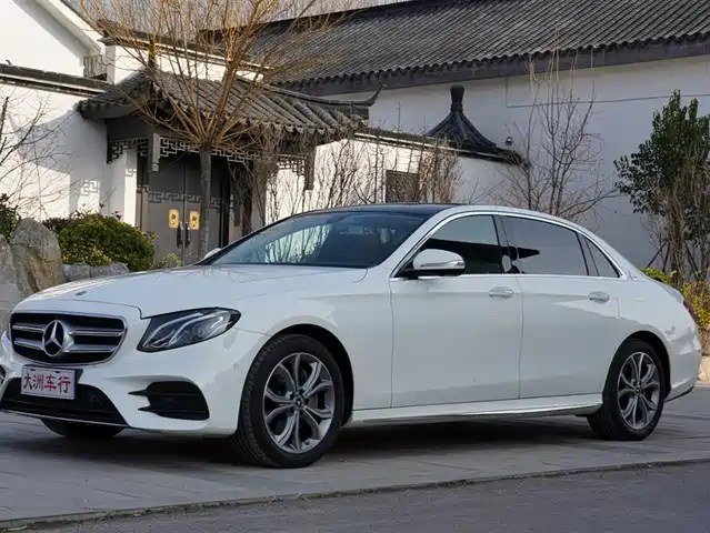 MERCEDES-BENZ E CLASS