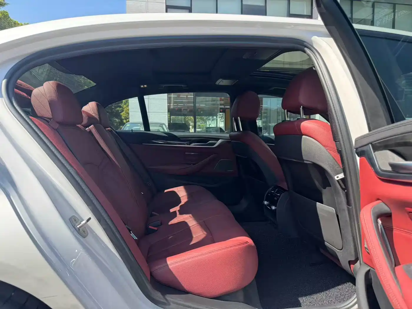 BMW 5 Series 2019 530Li Premium M Sport Package фото 4