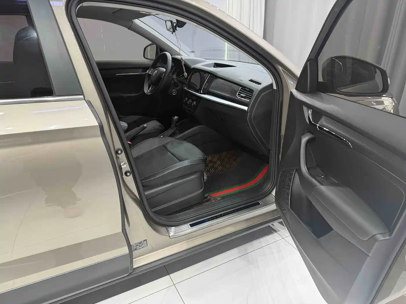 Škoda Kamiq 2022 1.5L Automatic Comfort Edition фото 11