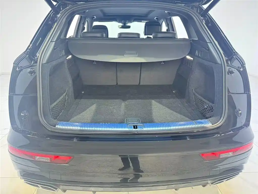 Audi Q5L 2024 Model 40 TFSI Luxury Dynamic фото 6