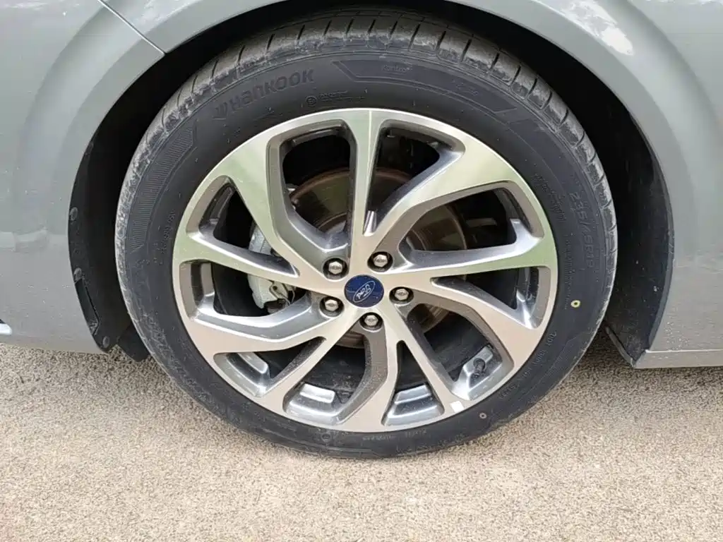 Фото 23 - Ford Mondeo