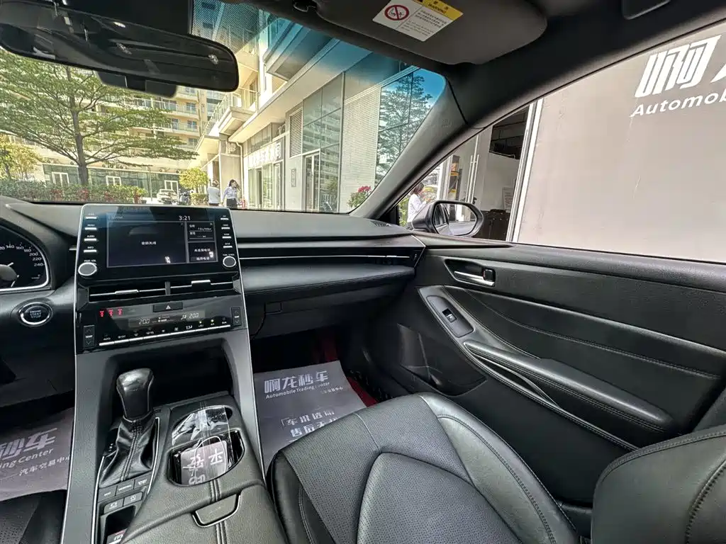 Toyota Avalon 2021 2.5L Luxury Edition фото 18